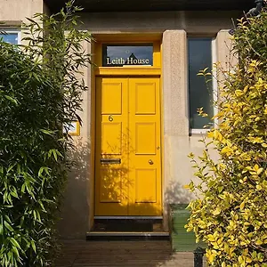 3* Pensión Leith House